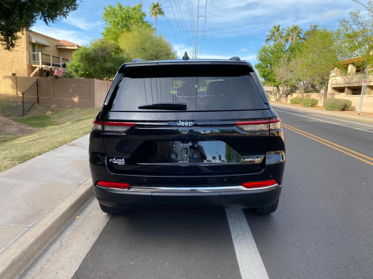 Jeep Grand Cherokee Laredo 4x2 2023