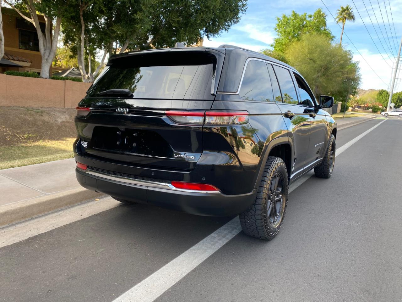 Jeep Grand Cherokee Laredo 4x2 2023