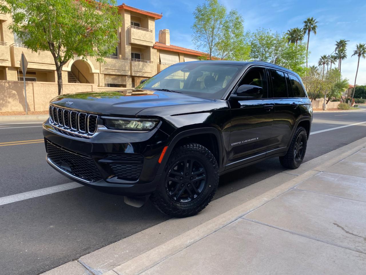 Jeep Grand Cherokee Laredo 4x2 2023