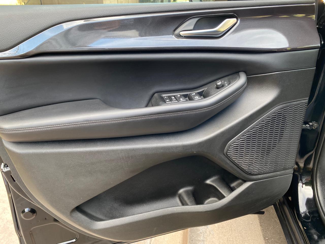 Jeep Grand Cherokee Laredo 4x2 2023