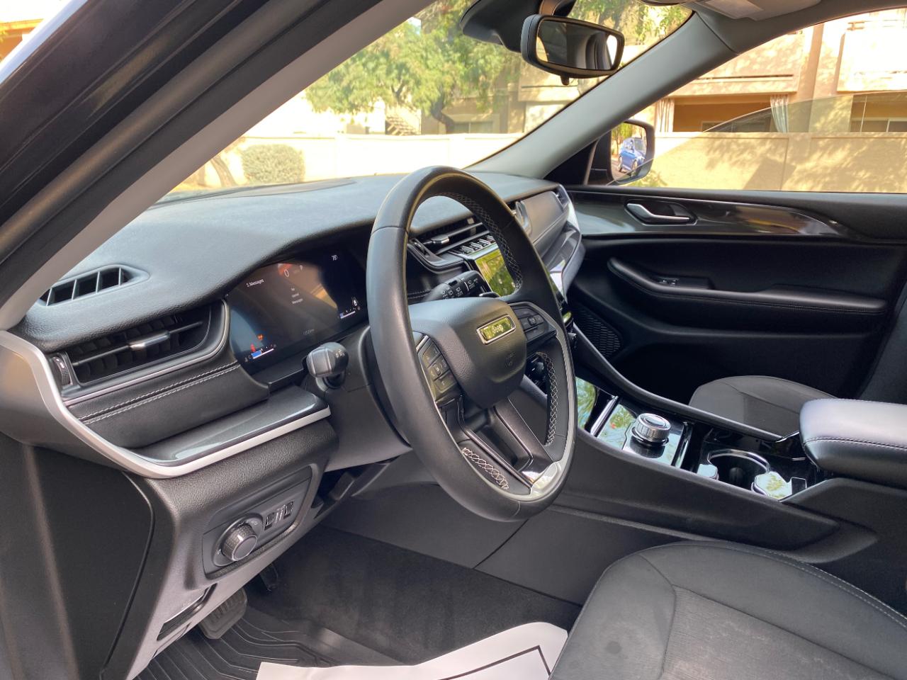 Jeep Grand Cherokee Laredo 4x2 2023