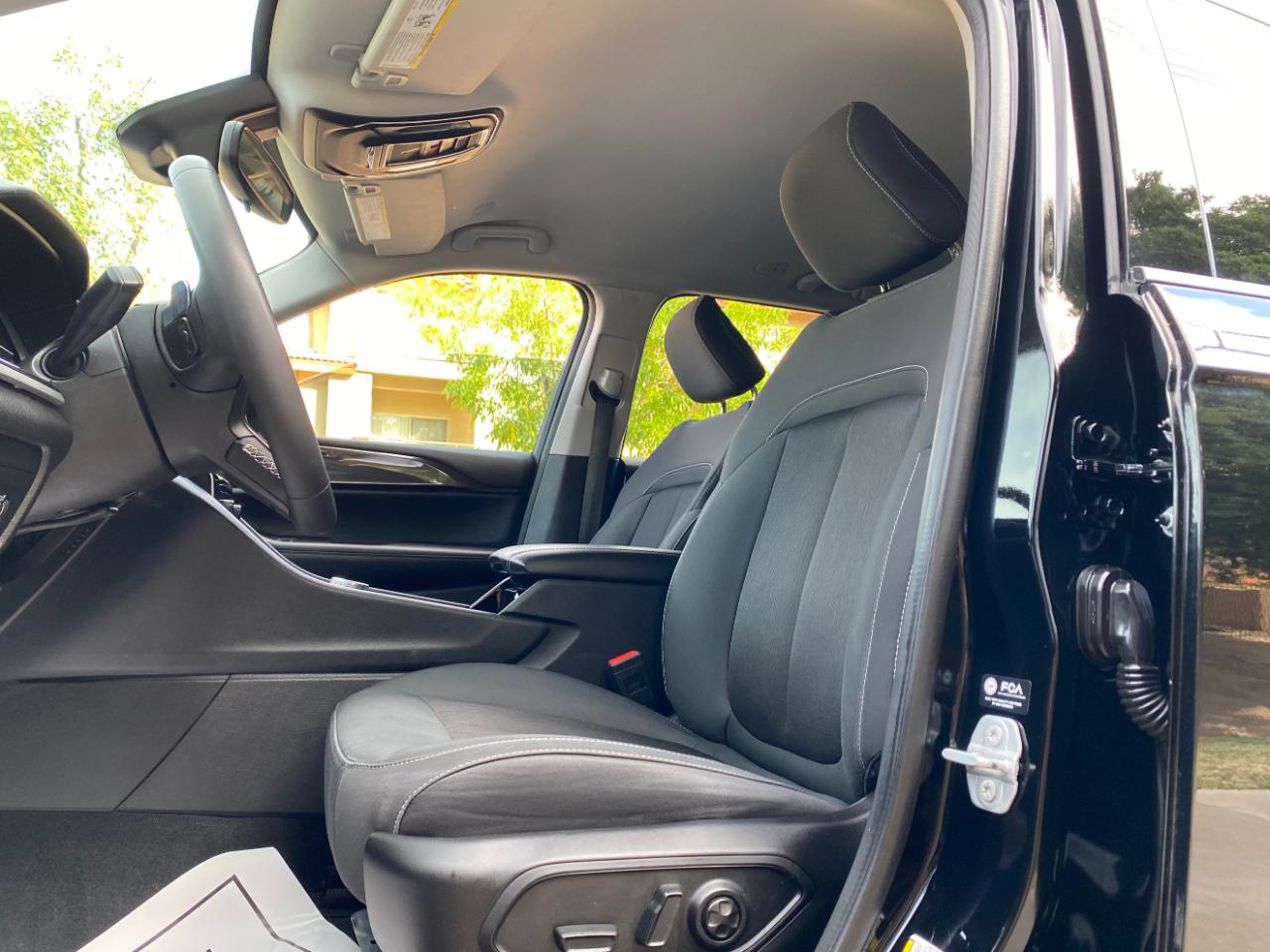 Jeep Grand Cherokee Laredo 4x2 2023