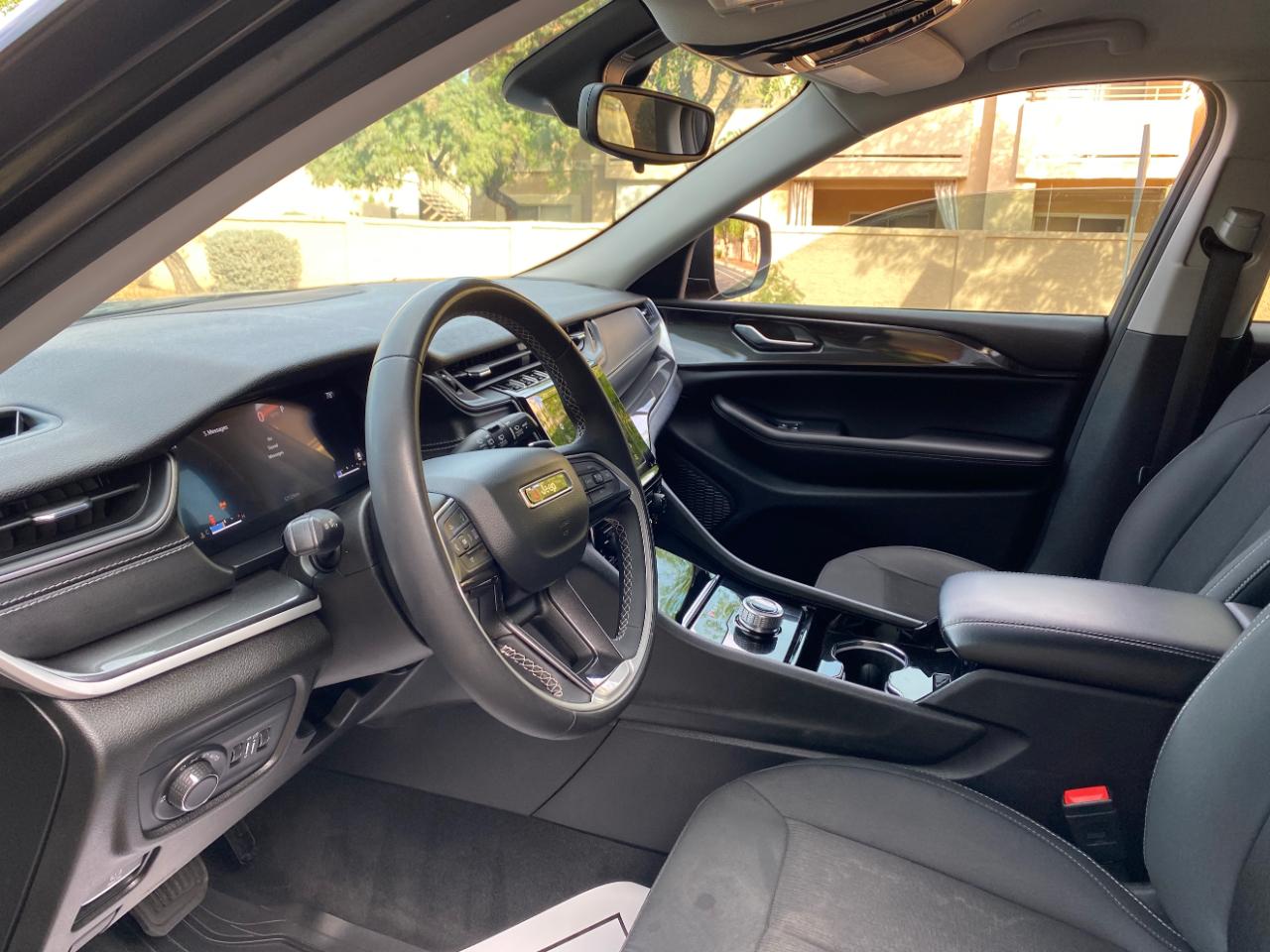 Jeep Grand Cherokee Laredo 4x2 2023