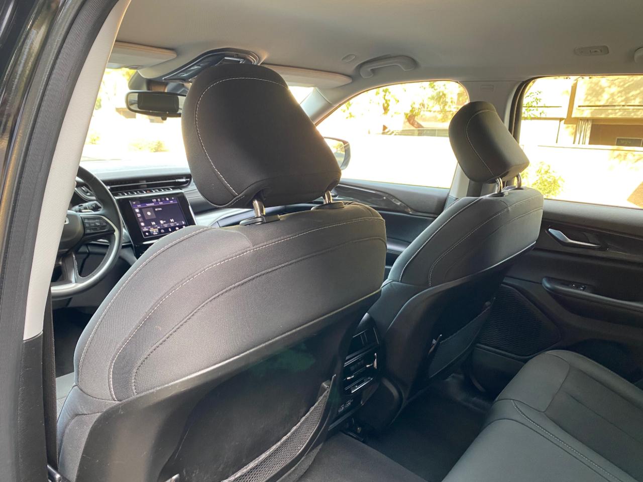 Jeep Grand Cherokee Laredo 4x2 2023