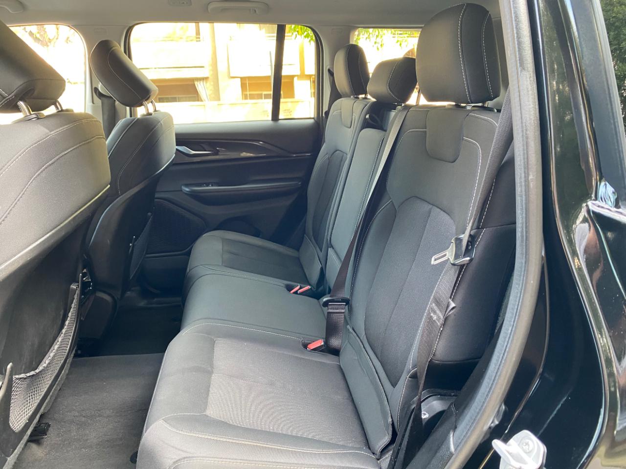 Jeep Grand Cherokee Laredo 4x2 2023