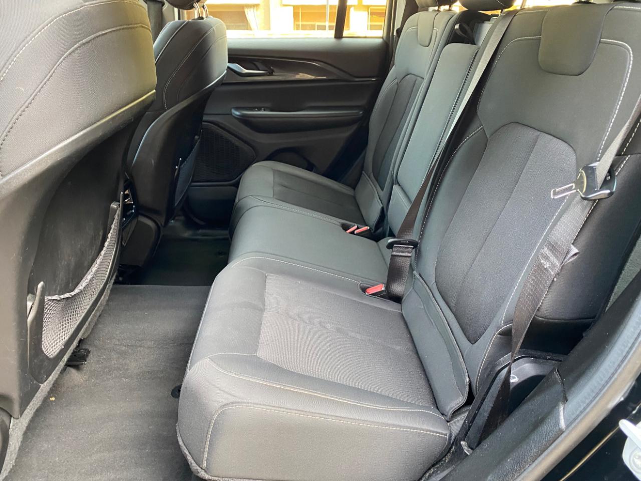 Jeep Grand Cherokee Laredo 4x2 2023