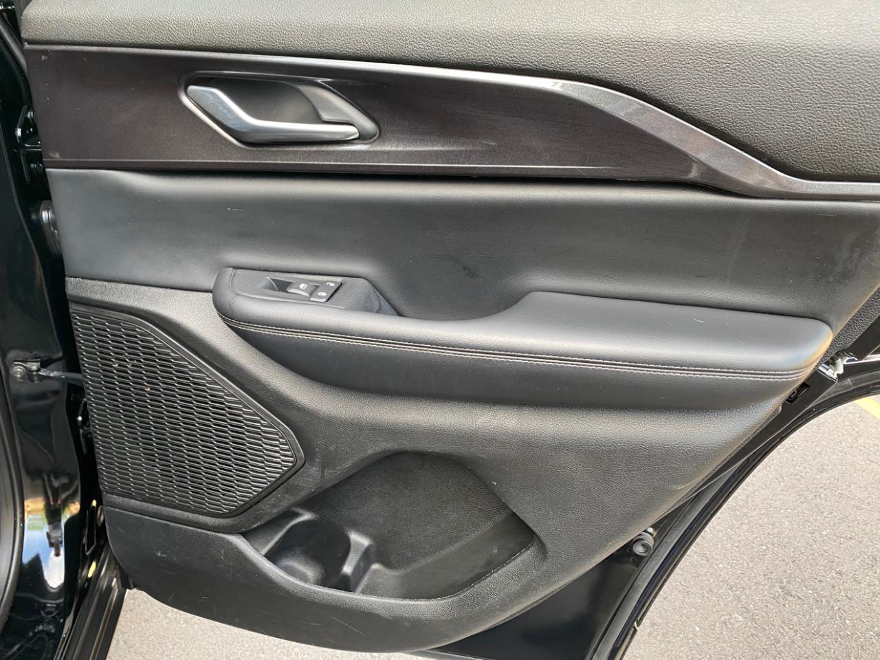 Jeep Grand Cherokee Laredo 4x2 2023