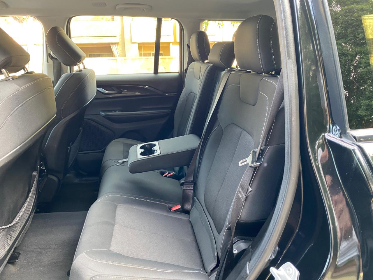 Jeep Grand Cherokee Laredo 4x2 2023