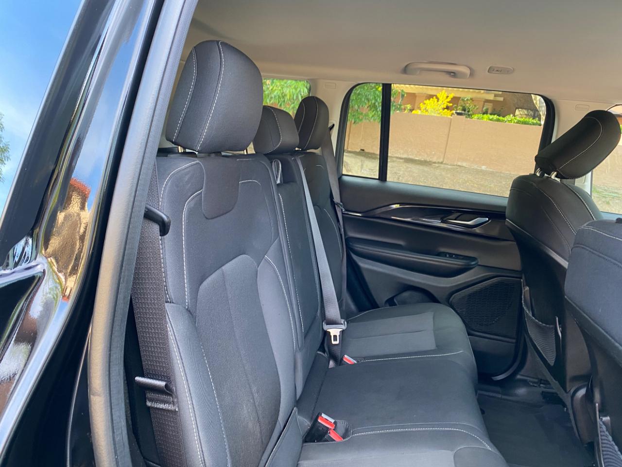 Jeep Grand Cherokee Laredo 4x2 2023