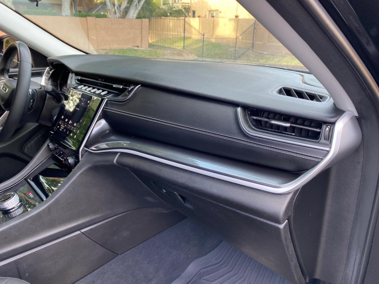 Jeep Grand Cherokee Laredo 4x2 2023