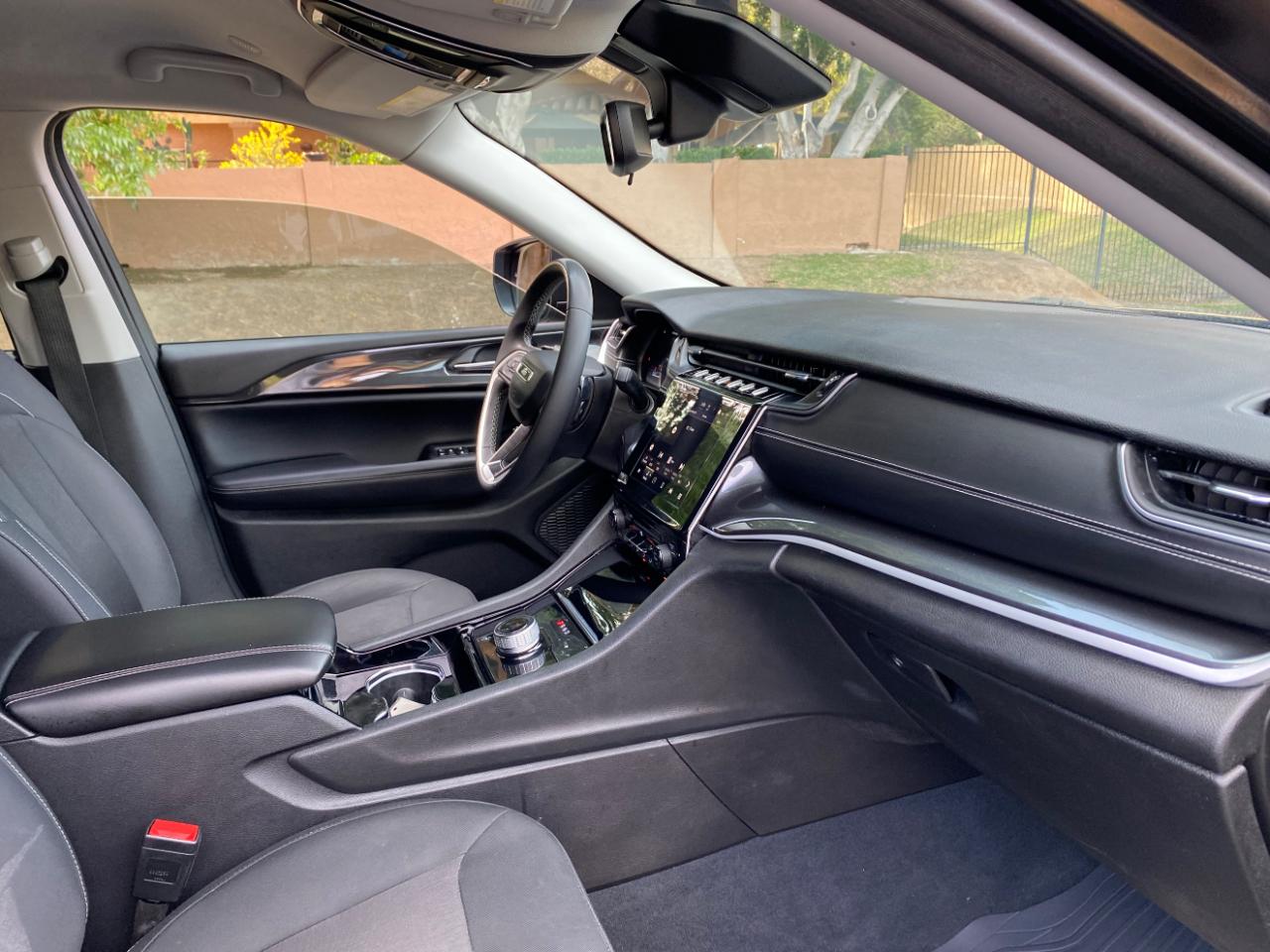 Jeep Grand Cherokee Laredo 4x2 2023