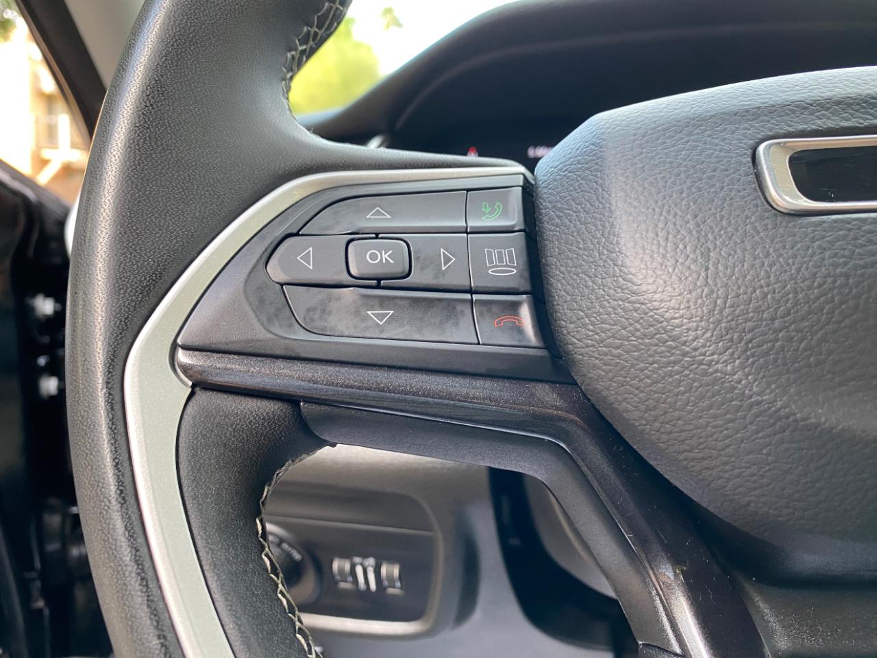 Jeep Grand Cherokee Laredo 4x2 2023