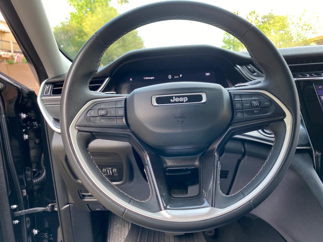 Jeep Grand Cherokee Laredo 4x2 2023