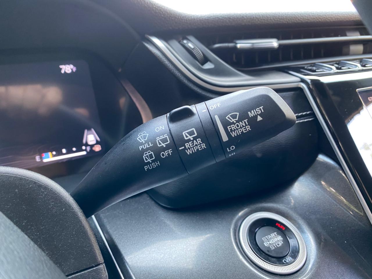 Jeep Grand Cherokee Laredo 4x2 2023