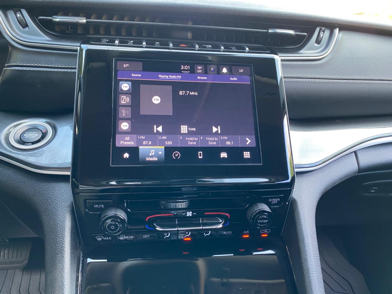 Jeep Grand Cherokee Laredo 4x2 2023