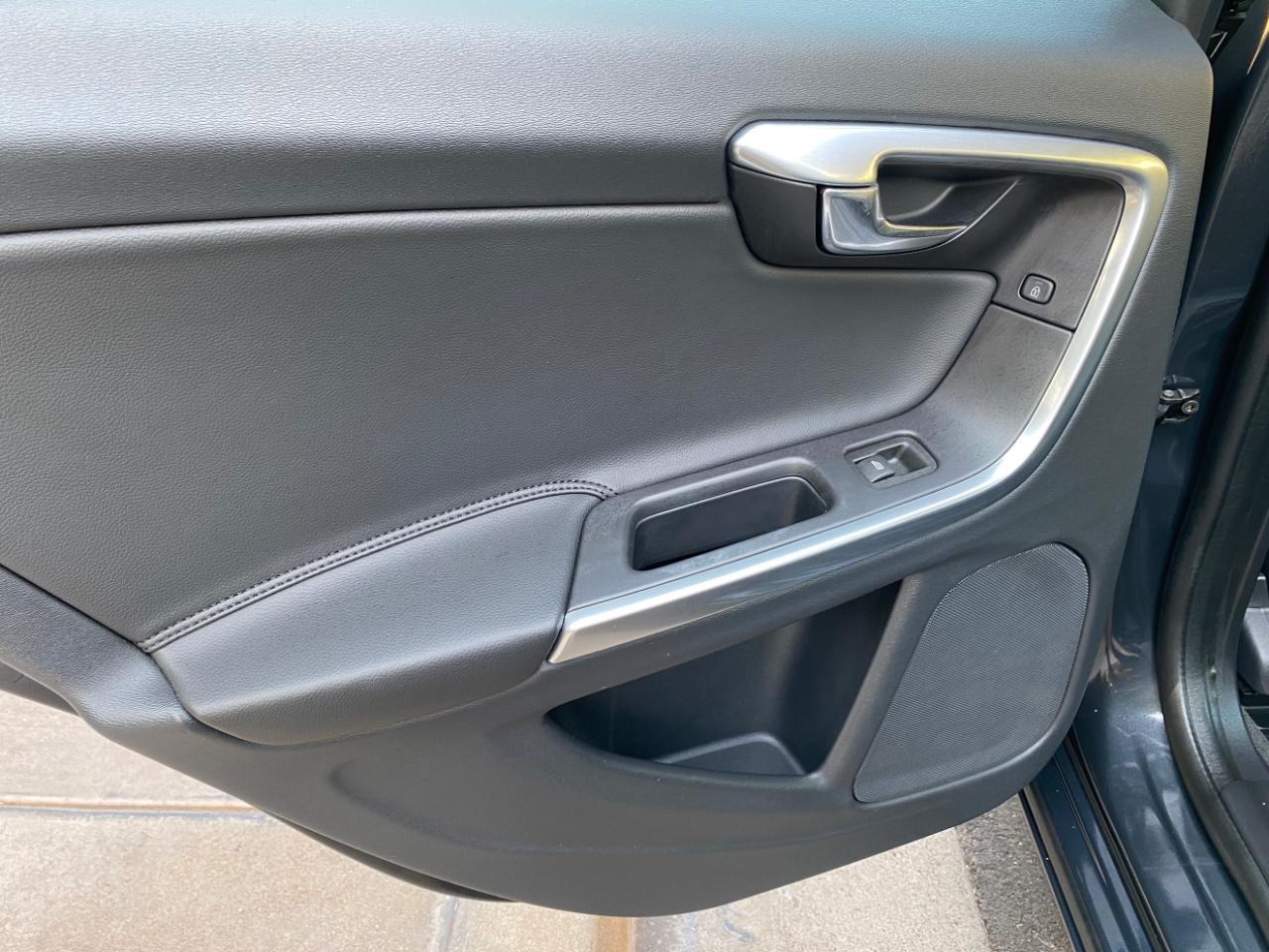 Volvo S60 4dr Sdn T5 Drive-E Premier FWD 2016