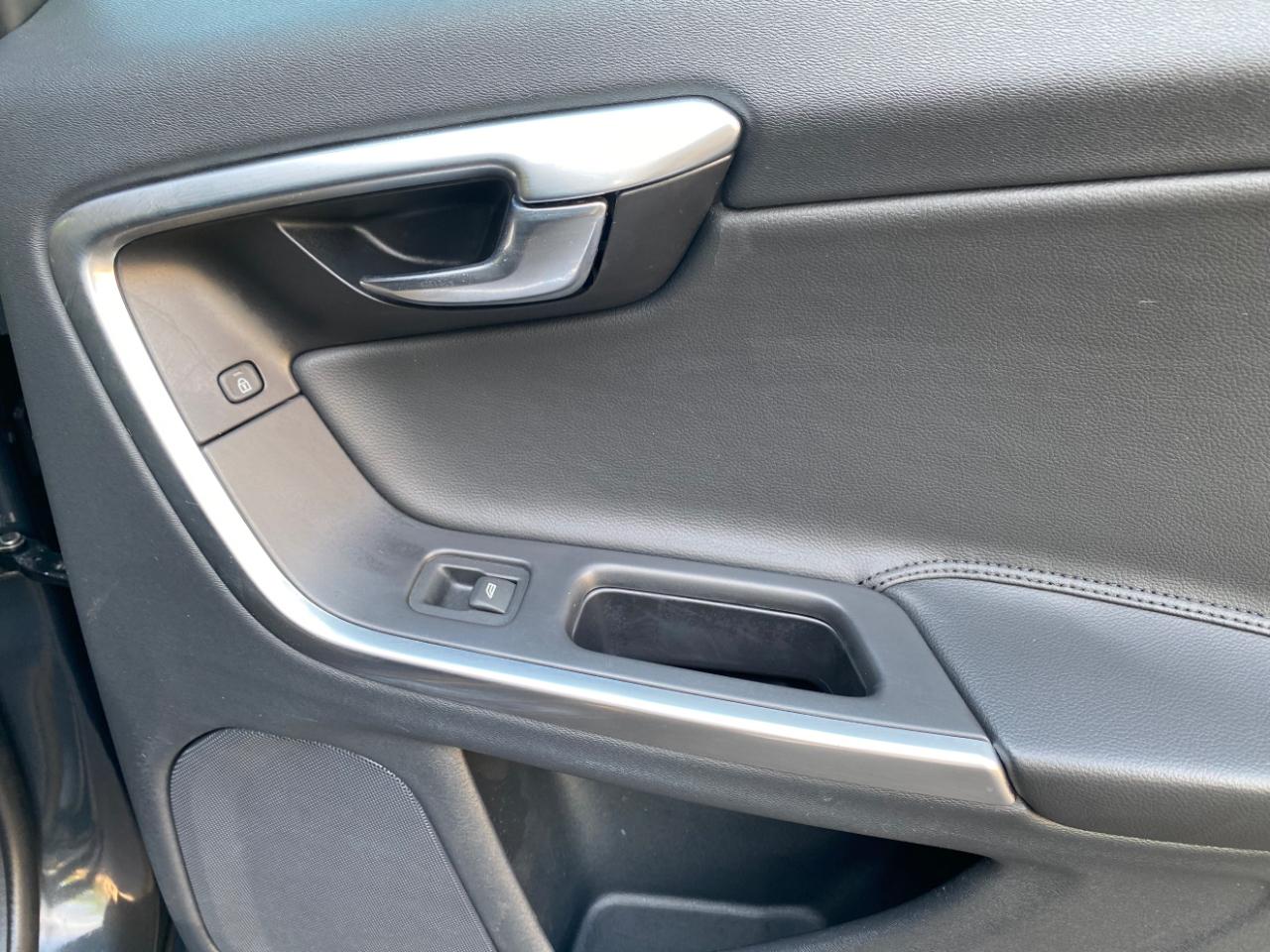 Volvo S60 4dr Sdn T5 Drive-E Premier FWD 2016