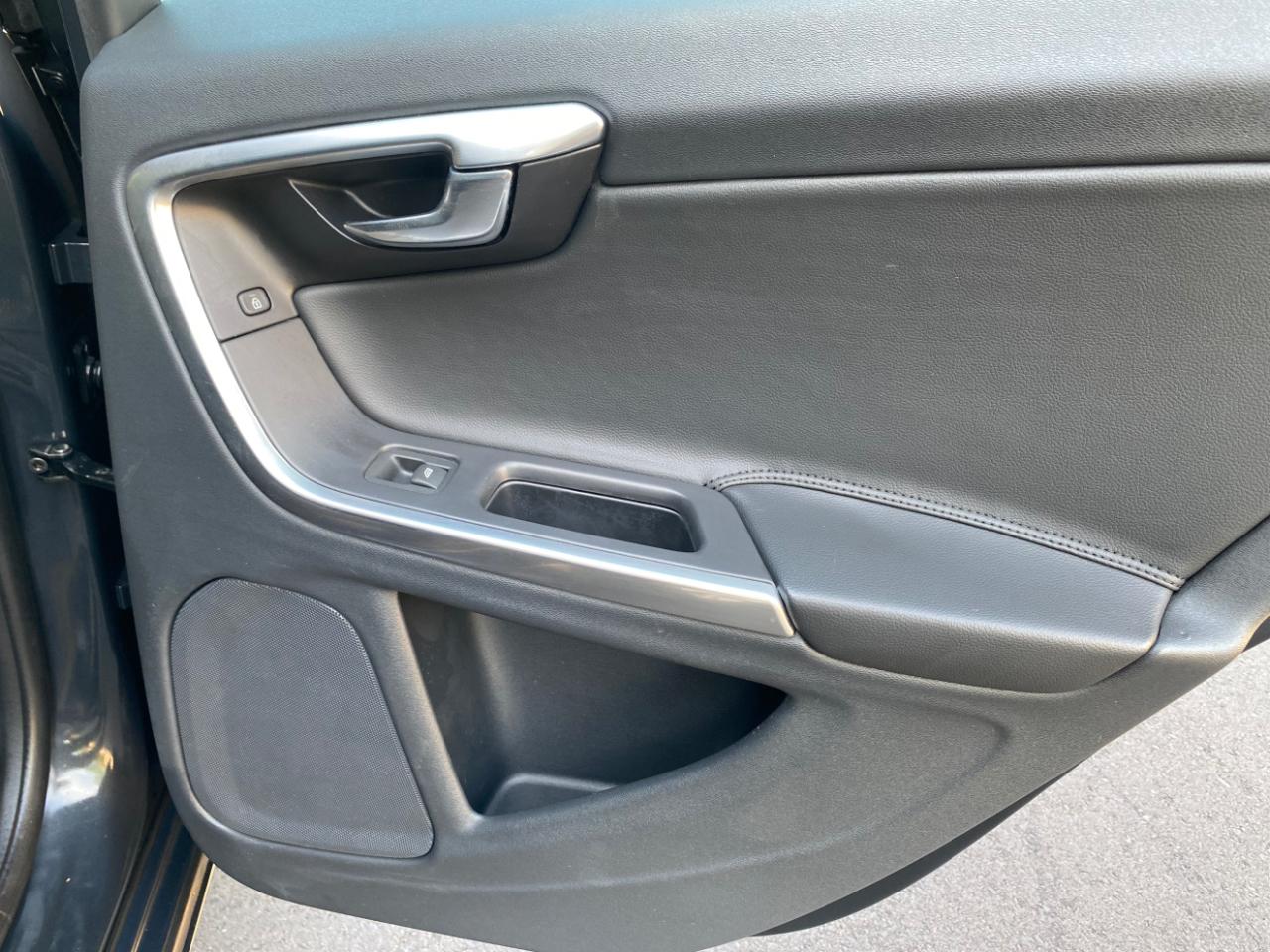 Volvo S60 4dr Sdn T5 Drive-E Premier FWD 2016