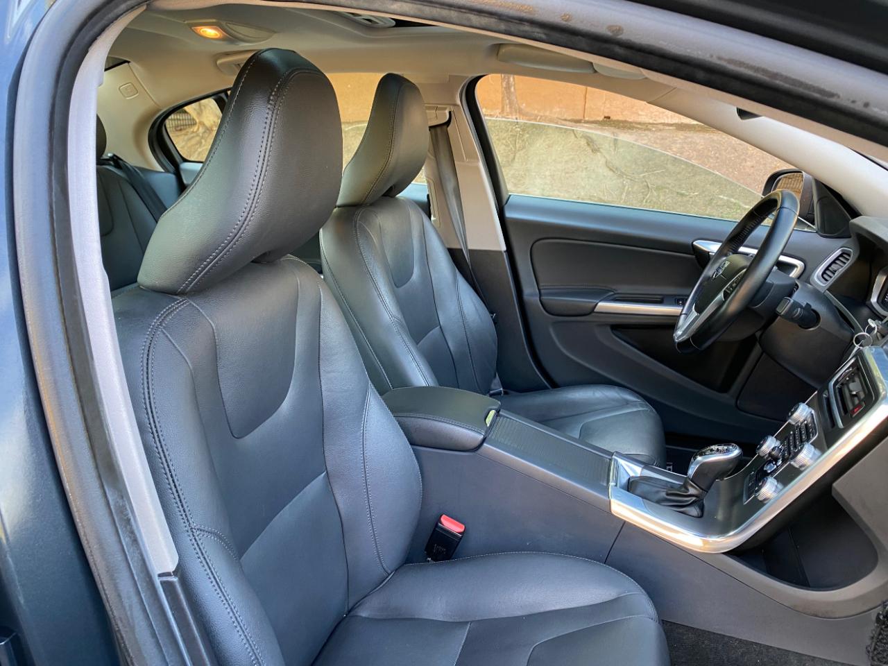 Volvo S60 4dr Sdn T5 Drive-E Premier FWD 2016