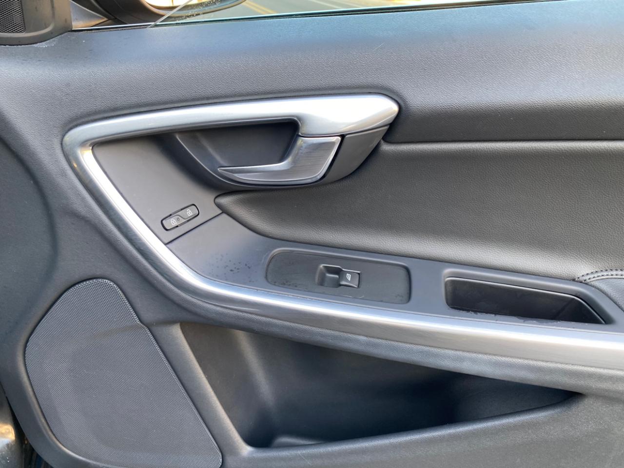 Volvo S60 4dr Sdn T5 Drive-E Premier FWD 2016