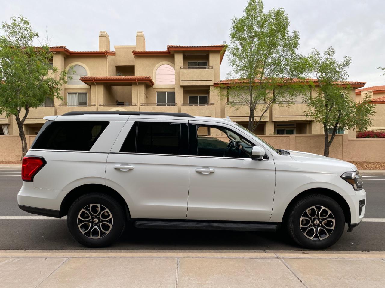 Ford Expedition XLT 4x2 2024