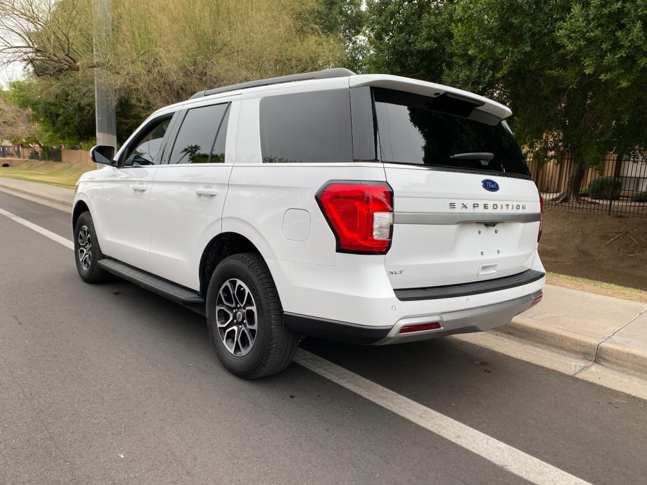 Ford Expedition XLT 4x2 2024