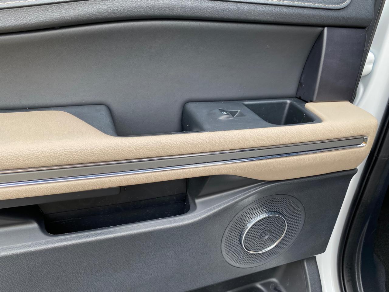 Ford Expedition XLT 4x2 2024