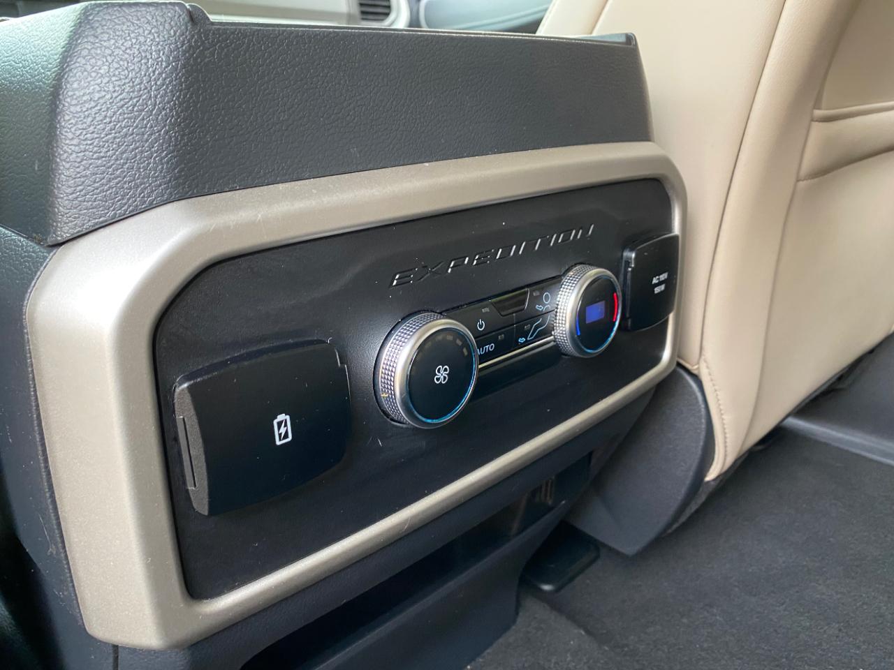 Ford Expedition XLT 4x2 2024