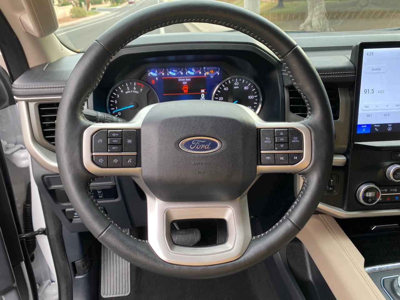 Ford Expedition XLT 4x2 2024