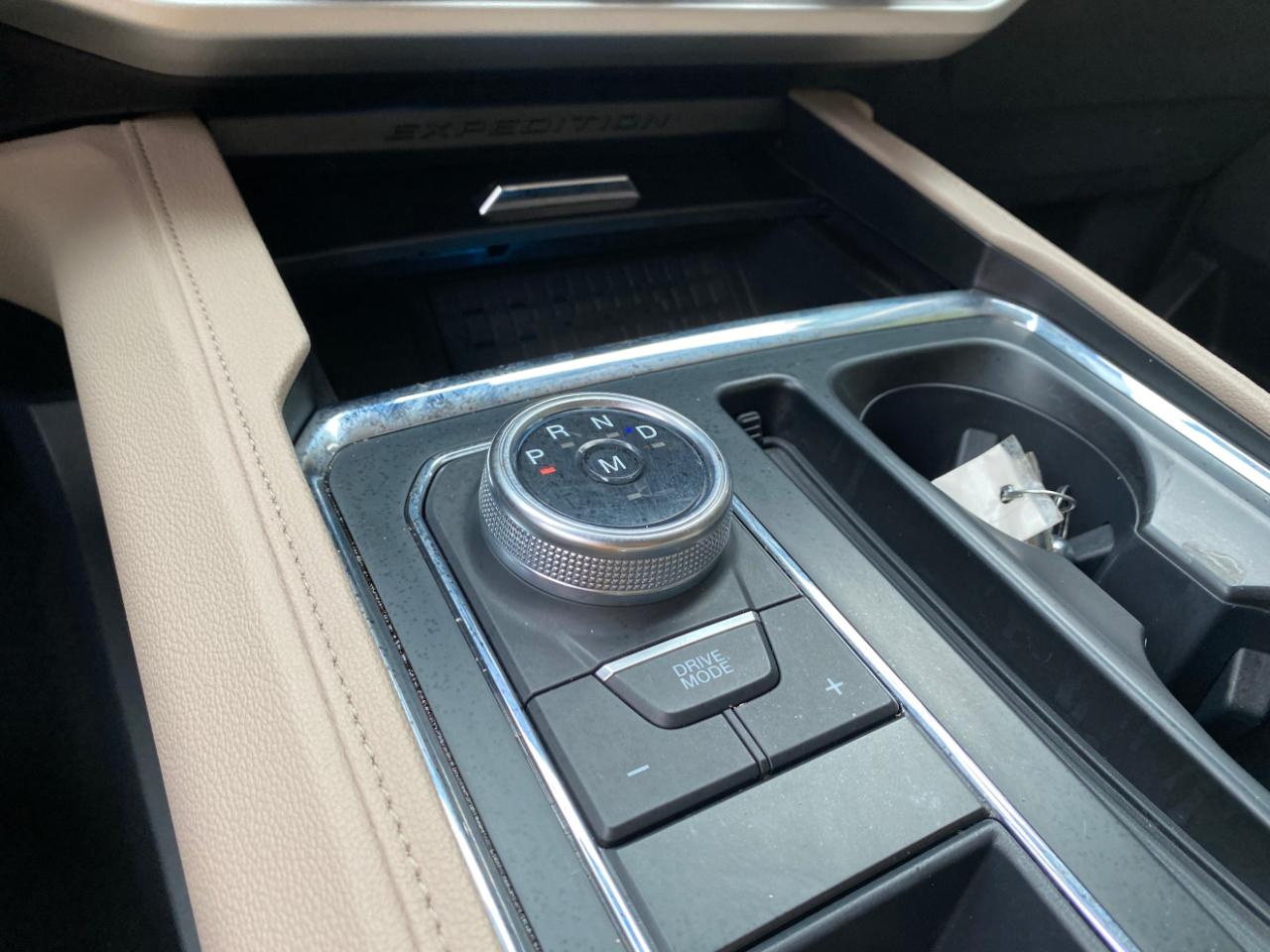 Ford Expedition XLT 4x2 2024