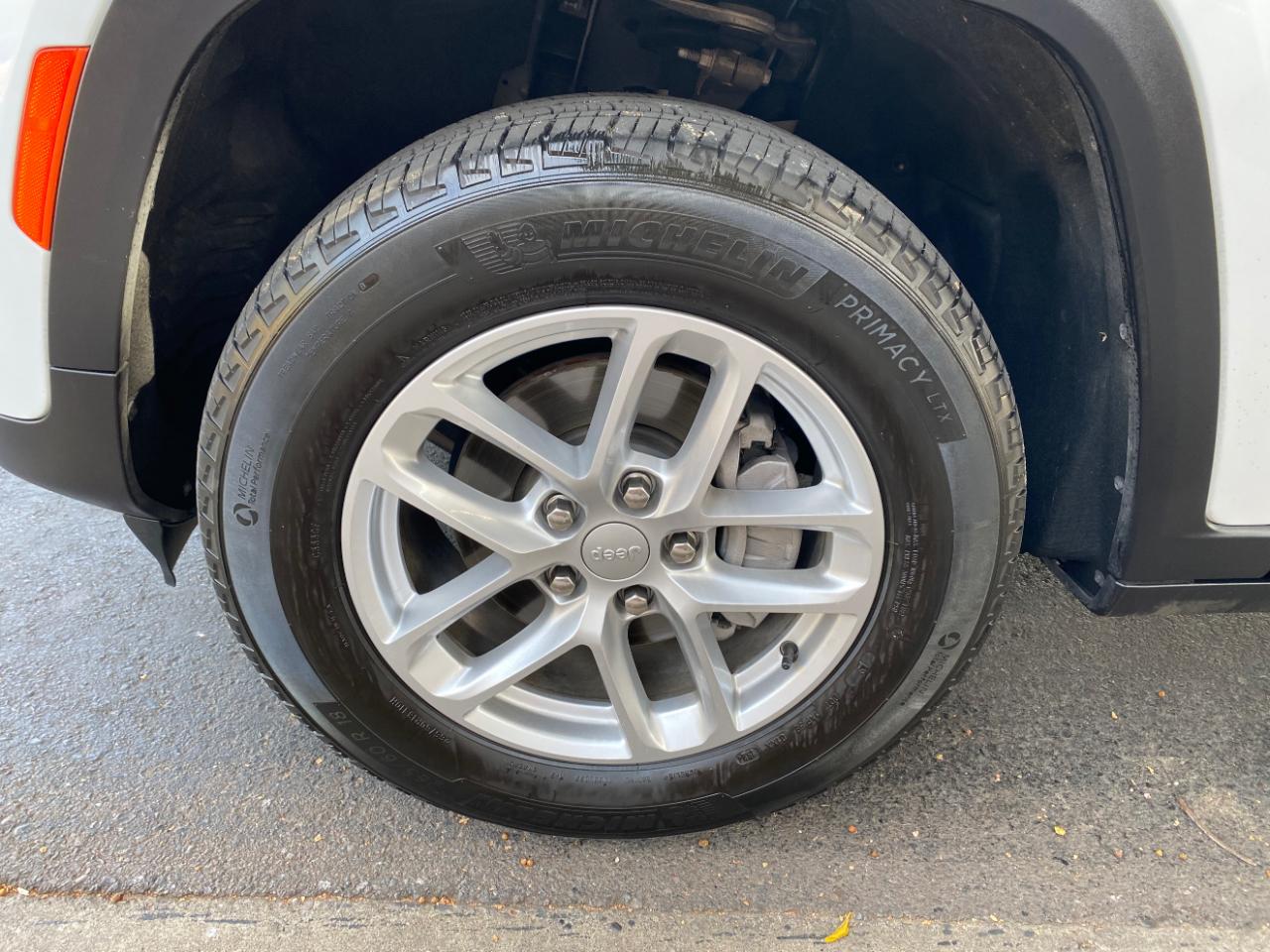 Jeep Grand Cherokee Laredo X 4x4 2024