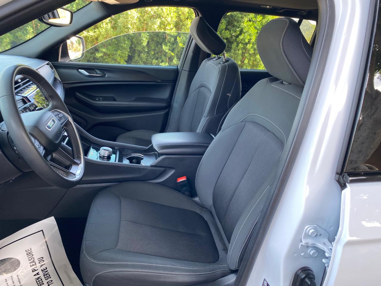 Jeep Grand Cherokee Laredo X 4x4 2024