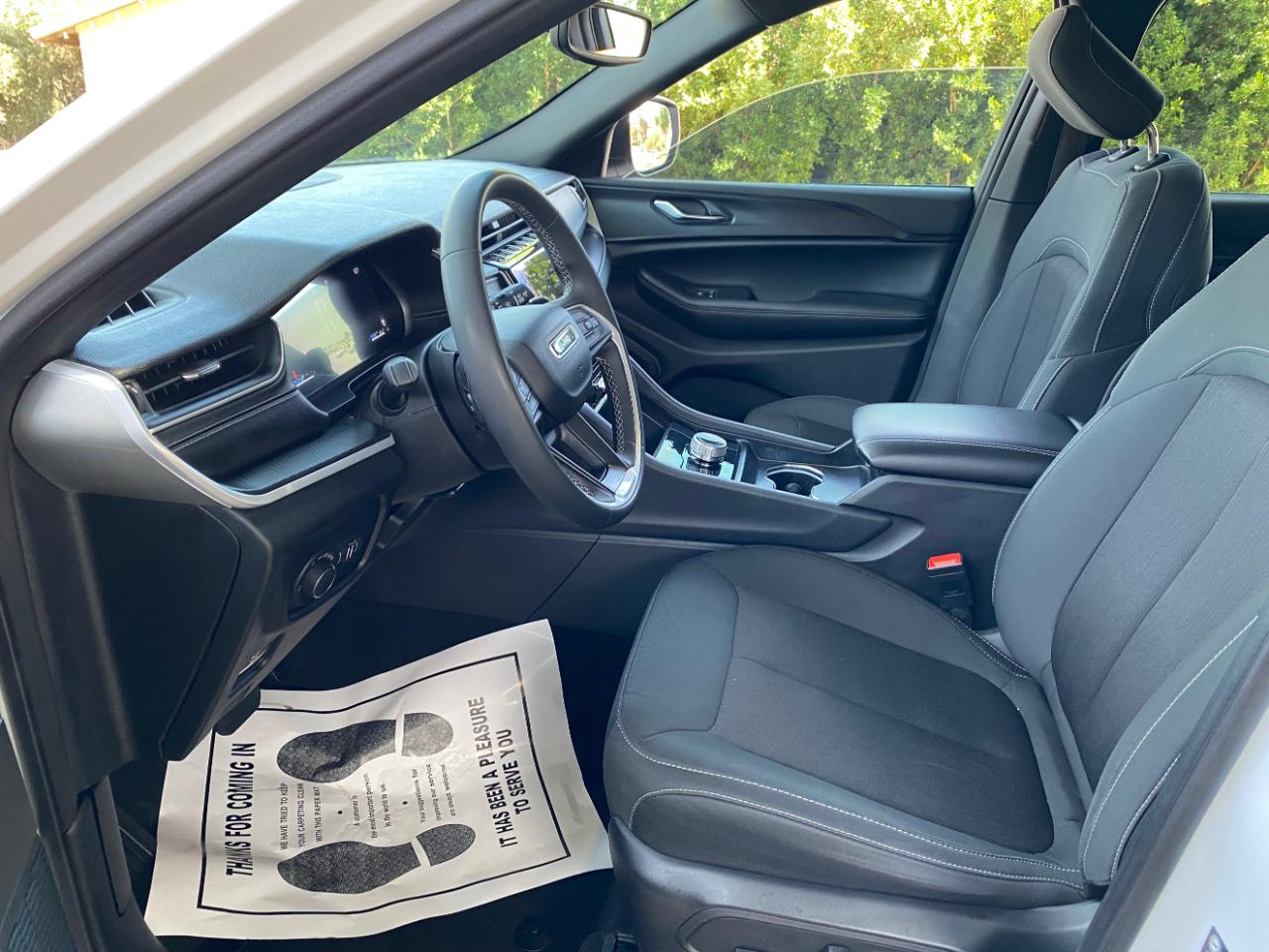 Jeep Grand Cherokee Laredo X 4x4 2024