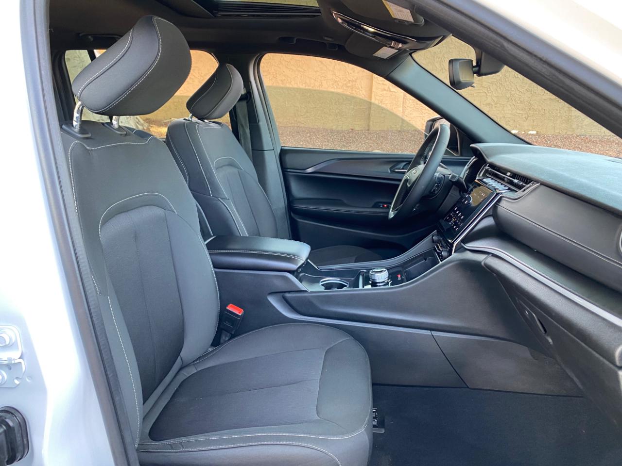 Jeep Grand Cherokee Laredo X 4x4 2024