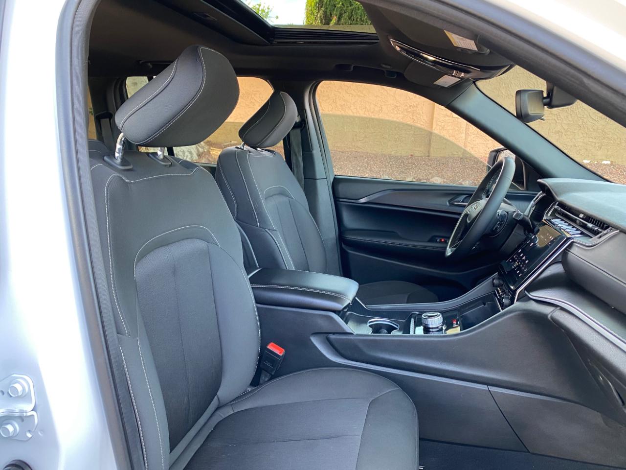 Jeep Grand Cherokee Laredo X 4x4 2024