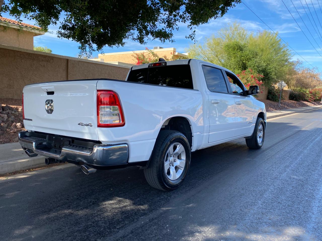 RAM 1500 Big Horn 4x4 Crew Cab 5'7" Box 2022