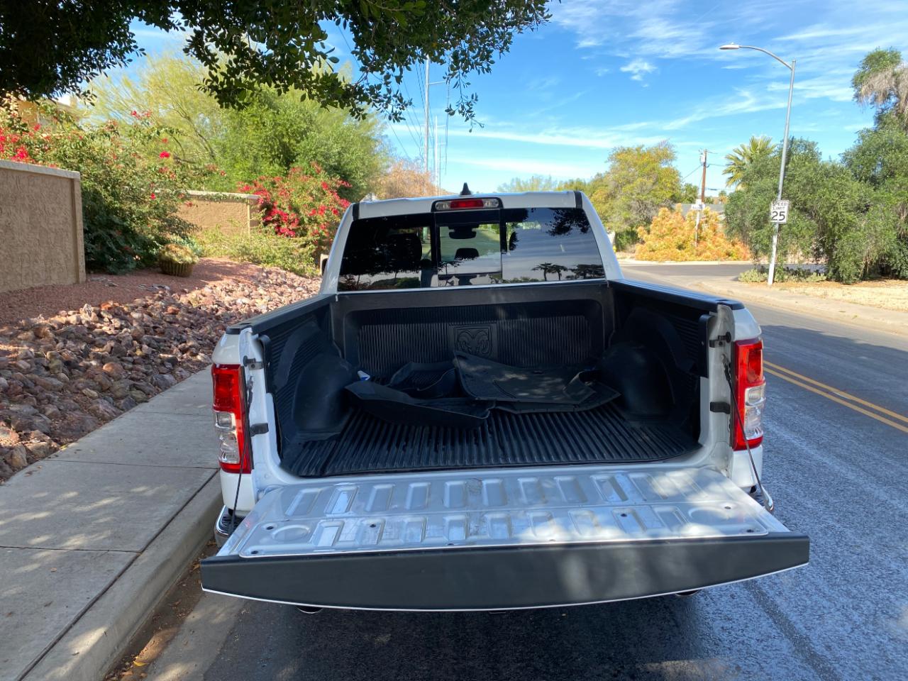 RAM 1500 Big Horn 4x4 Crew Cab 5'7" Box 2022