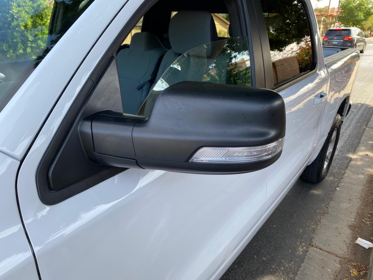 RAM 1500 Big Horn 4x4 Crew Cab 5'7" Box 2022