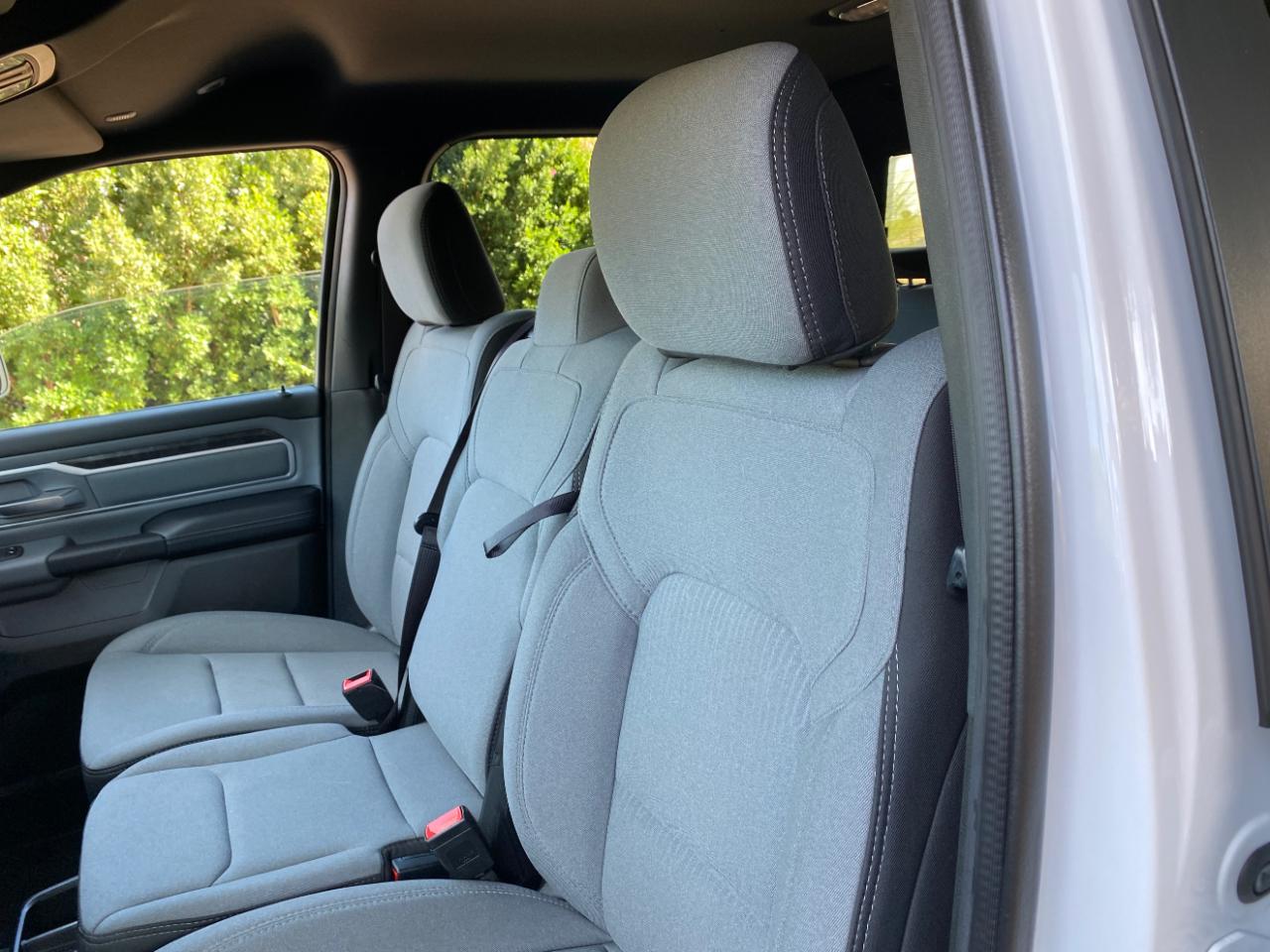 RAM 1500 Big Horn 4x4 Crew Cab 5'7" Box 2022