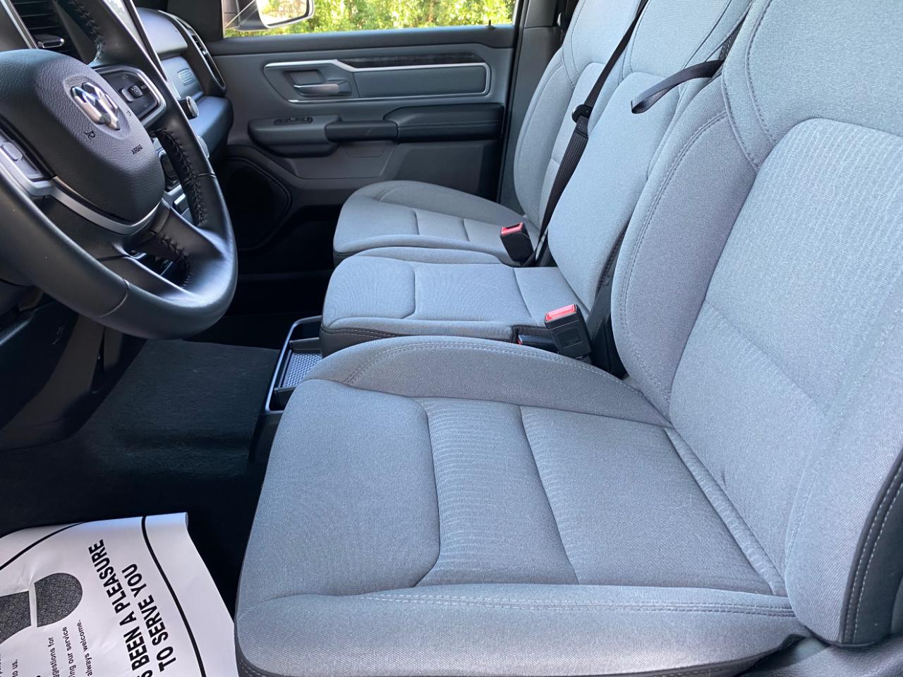 RAM 1500 Big Horn 4x4 Crew Cab 5'7" Box 2022