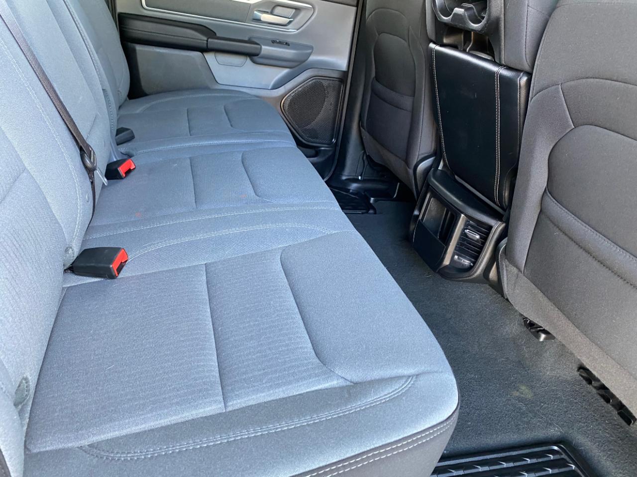 RAM 1500 Big Horn 4x4 Crew Cab 5'7" Box 2022