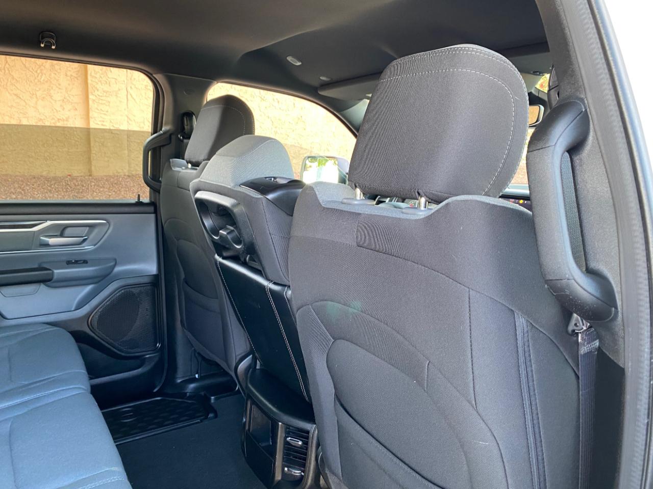 RAM 1500 Big Horn 4x4 Crew Cab 5'7" Box 2022