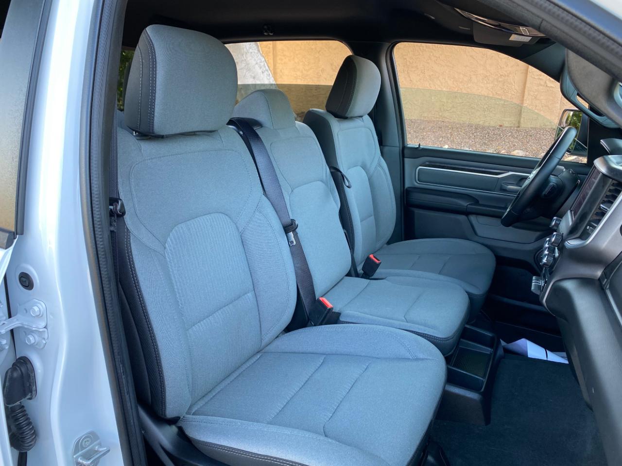 RAM 1500 Big Horn 4x4 Crew Cab 5'7" Box 2022