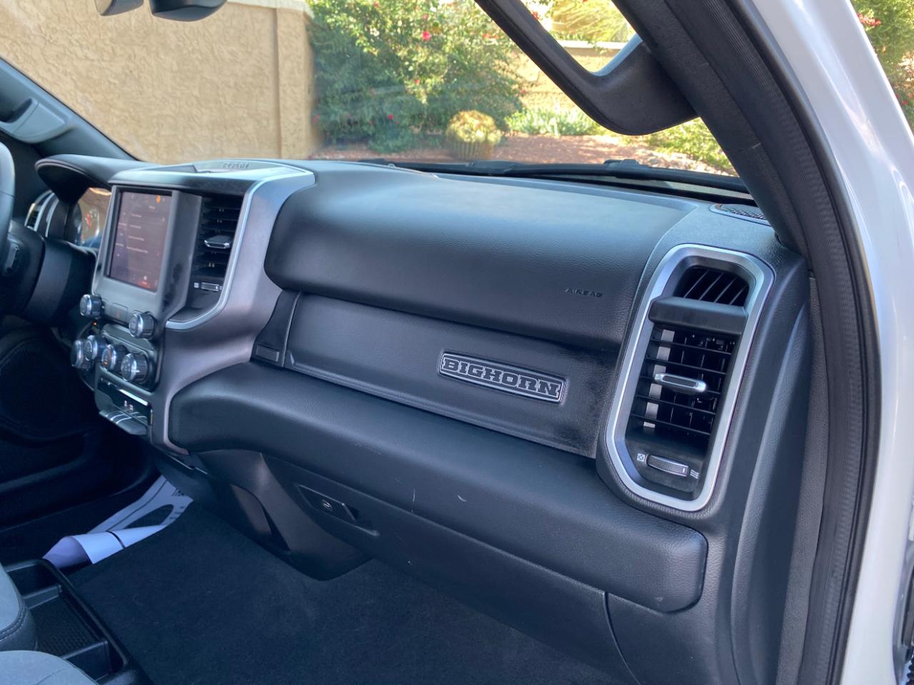 RAM 1500 Big Horn 4x4 Crew Cab 5'7" Box 2022