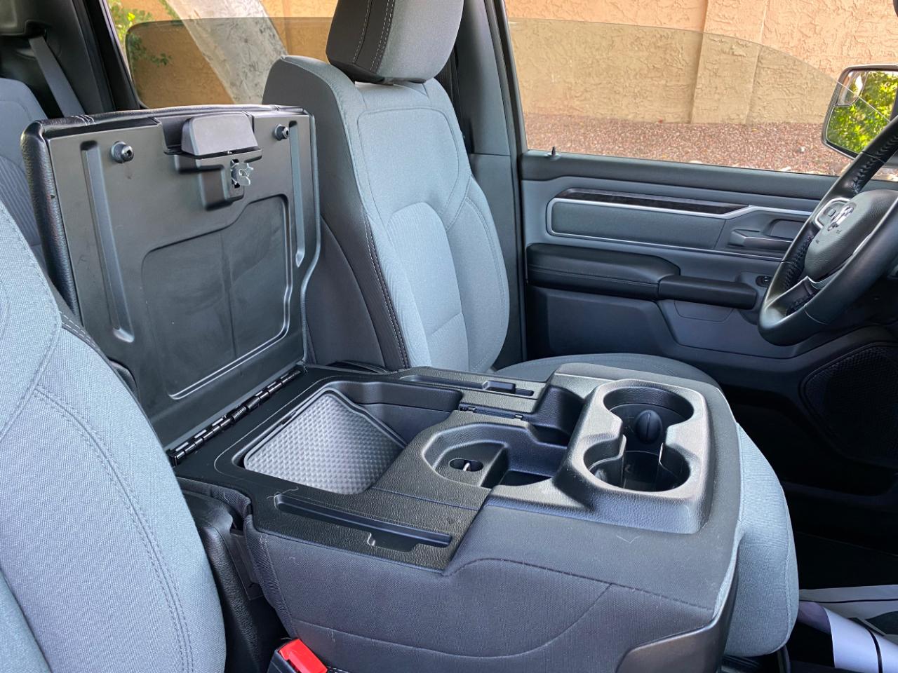 RAM 1500 Big Horn 4x4 Crew Cab 5'7" Box 2022