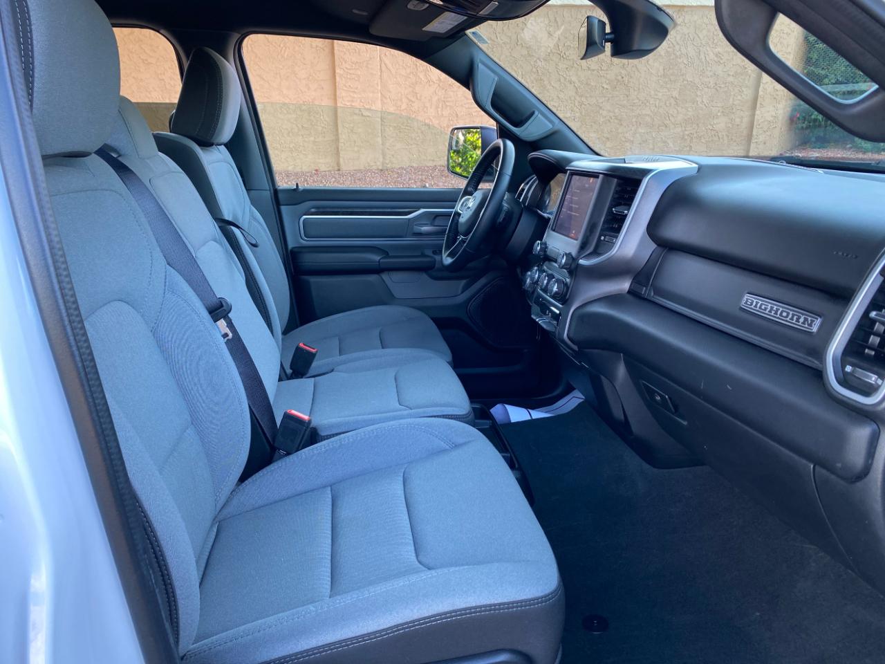 RAM 1500 Big Horn 4x4 Crew Cab 5'7" Box 2022