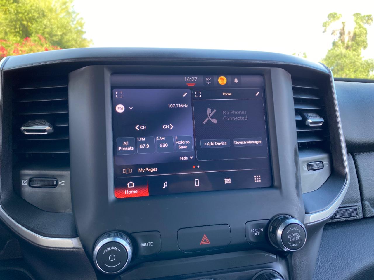 RAM 1500 Big Horn 4x4 Crew Cab 5'7" Box 2022