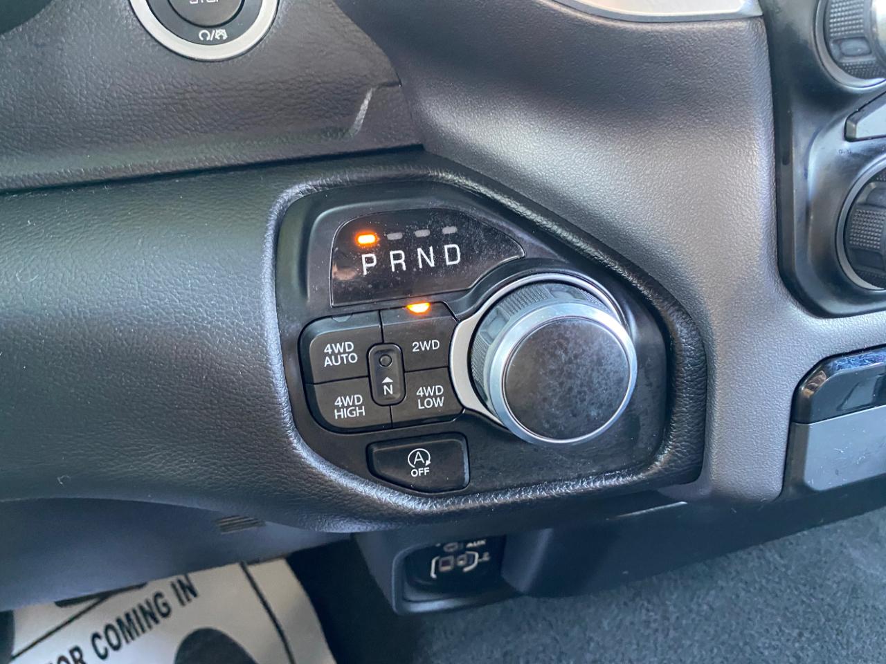 RAM 1500 Big Horn 4x4 Crew Cab 5'7" Box 2022