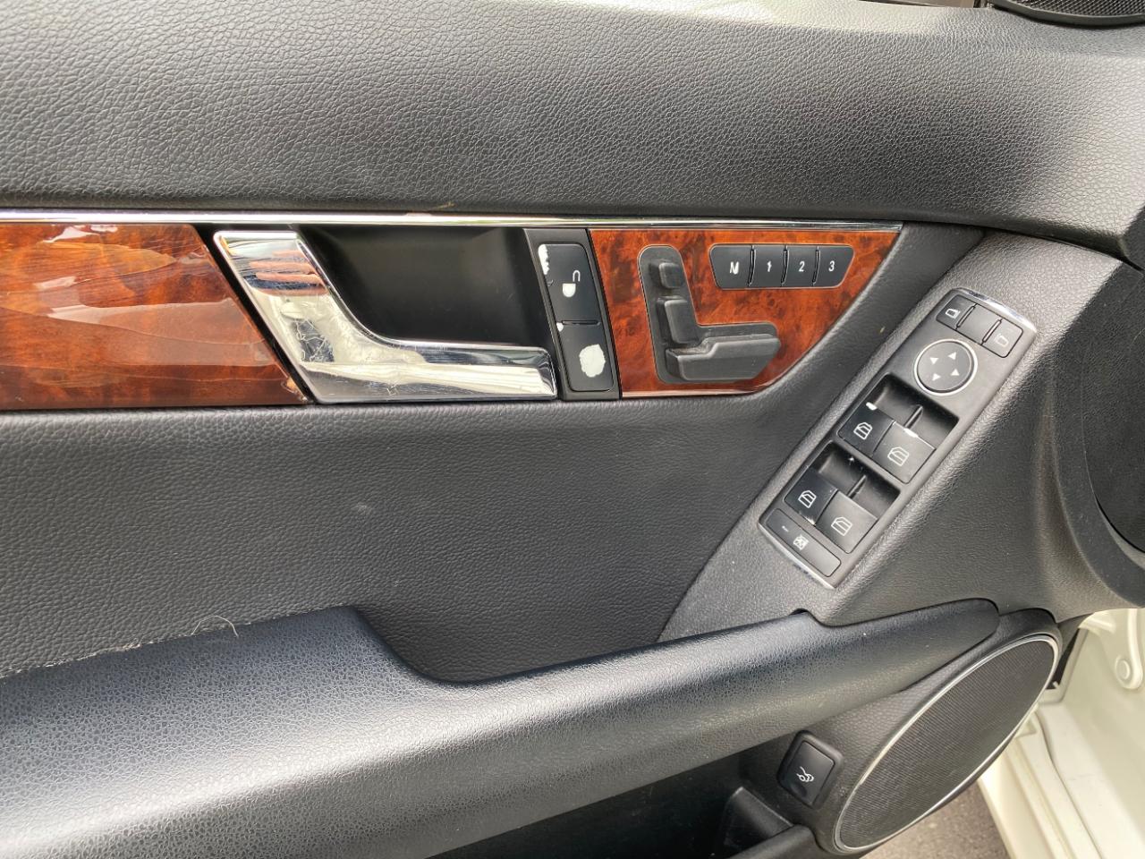 Mercedes-Benz C-Class 4dr Sdn 3.0L Sport 4MATIC 2009