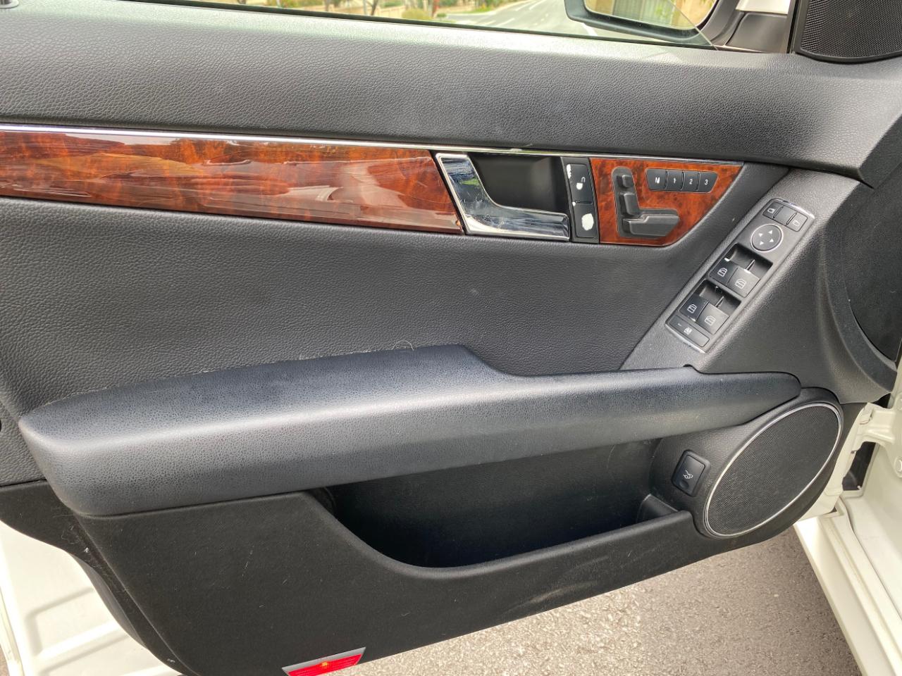 Mercedes-Benz C-Class 4dr Sdn 3.0L Sport 4MATIC 2009